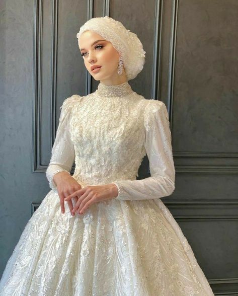 Turban Hijab For Wedding, Hijab For Bride Style, Turban Hijab Wedding Brides, Turban Wedding Styles, Wedding Bazin Style, Hijabi Bridal Dress, Dream Wedding Dresses Hijab, Wedding Dresses Islamic, Hijab Do Wedding