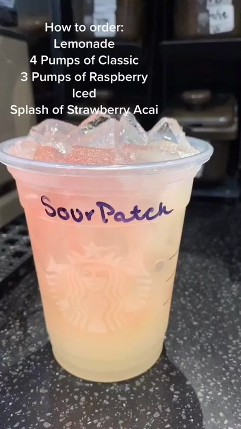 Sour Patch Drink, Starbucks Copycat Recipes Drinks, Starbucks Drink Menu, Starbucks Secret Menu Recipes, Cold Starbucks Drinks, Fun Drink Recipe, Starbucks Drinks To Try, Secret Starbucks Recipes, Starbucks Drinks Diy