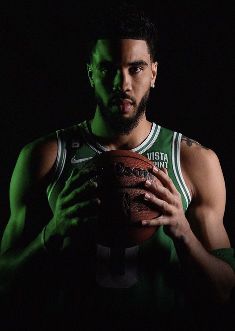 Jason Tatum, Basketball Pictures Poses, Boston Aesthetic, Wallpaper Background Aesthetic, Boston Celtics Basketball, Nba Boston Celtics, Celtics Basketball, Aesthetic Poster, Basketball Wallpaper