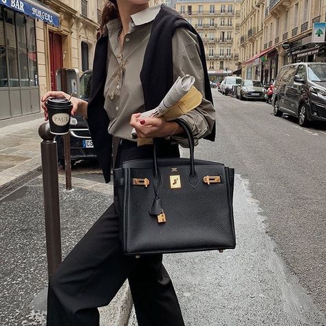 Hermes Birkin Outfit, Kelly Bag Outfit, Birkin Outfit, Hermes Aesthetic, Rare Handbags, Designer Inspired Handbags, Style On A Budget, Hermes Fashion, Aesthetic 2024