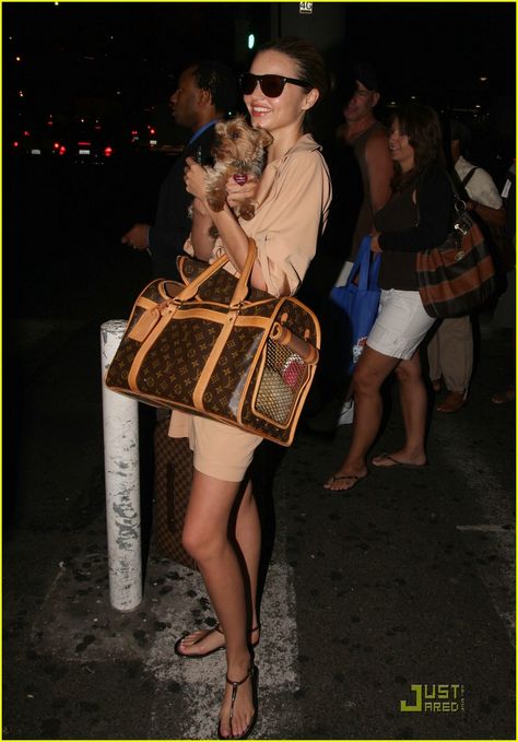 miranda kerr.ashx (853×1222) Louis Vuitton Dog Carrier, Louis Vuitton Uk, Air Style, Miranda Kerr Style, Lux Fashion, Dog Purse, Best Designer Bags, T Strap Flats, Louis Vuitton Crossbody