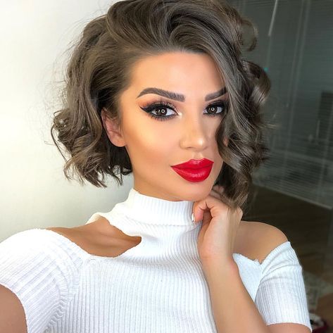 Get The Look: Flux Mink Lashes Short Bob Side Part, Bob Side Part, Wig Bob, Short Wavy Hair, Penteado Cabelo Curto, Black Wig, Front Lace Wigs Human Hair, Trending Hairstyles, Side Part