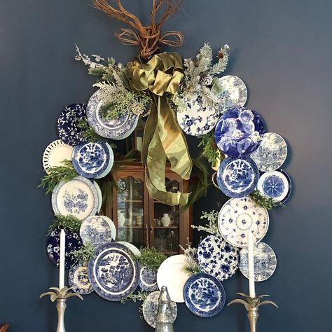 Beth Trice on Instagram: “Four hours and two broken plates later...I’m capping off my Chinoiserie Christmas Week with my Chinoiserie plate wreath. Merry, merry!!…” Wreath With Blue And White Plates, Chinoiserie Plate, Decorating With Blue And White Porcelain, Plate Wreath, Artificial Arrangements, Sunflower Burlap Wreaths, Chinoiserie Plates, Teacup Crafts, Painting Antique Furniture