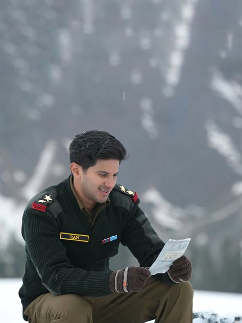 Dq❤️ Lieutenant Aesthetic, Sitaramam Movie Images, Dulquer Salman Photoshoot Hd, Valentines Video, Dq Salman, Dulquer Salman, Army Photos, Sita Ramam, Dulquer Salmaan