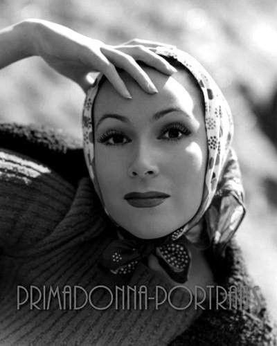 Dolores Del Río es el rostro más bello del cine que jamás existió Mexico People, Vintage Stars, Mexican Actress, Old Makeup, Old Hollywood Stars, Silent Movie, Silent Film, Golden Age Of Hollywood, Iconic Movies