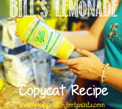 Have you ever tasted a tall glass of ice cold lemonade and it hit the spot? This Bill's Lemonade copycat recipe is just that and more! Moscato Strawberry Lemonade, Lemonade Beyonce, Frozen Strawberry Lemonade Recipe, Good Lemonade Recipe, Easy Strawberry Lemonade, Easy Lemonade Recipe, Sugar Free Lemonade, Frozen Strawberry Lemonade, Homemade Strawberry Lemonade