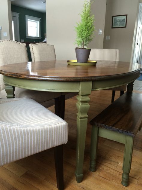 Annie Sloan Old Olive with dark wax Annie Sloan Painted Dining Table, Olive Green Kitchen Table, Annie Sloan Olive Painted Furniture, Olive Green Dining Table, Old Dining Room Table Makeover, Paint Old Table, Green Dining Room Table, Old Dining Table Makeover, Green Kitchen Table