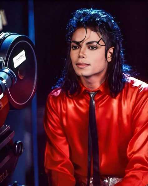 Liberian Girl Michael Jackson, Michael Jackson And Janet Jackson, Bad Michael Jackson, Mj Outfits, Bad Michael, Liberian Girl, Happy 25th Anniversary, Hee Man, Michael Jackson Art