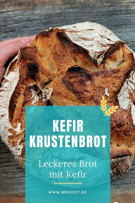 Weizenbrot mit Kefir: Nur mit Hefe oder mit Sauerteig gebacken Kefir kann man nicht nur trinken! Auch als Zusatz zu Brot lässt sich das gesunde Sauermilchprodukt super einsetzen. Ich liebe Kefir und auch dieses Brot, das du in 2 verschiedenen Varianten backen kannst: Mit Sauerteig oder ohne. Kefir, Kombucha, Bread Recipes, All In One, Bread, Brioche