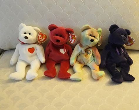 Beanie Babies Worth Money, Most Expensive Beanie Babies, Beanie Babies Worth, Beanie Babies Value, Beanie Baby Prices, Vintage Toys 80s, Valuable Beanie Babies, Rare Beanie Babies, Ty Bears