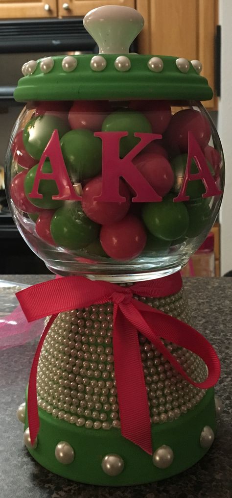 Alpha Kappa Alpha Sorority clay pot gumball machine! Aka Decorations, Aka Probate, Alpha Kappa Alpha Crafts, Alpha Kappa Alpha Sorority Paraphernalia, Aka Sorority Gifts, Skee Wee, Divine 9, Aka Sorority, Divine Nine