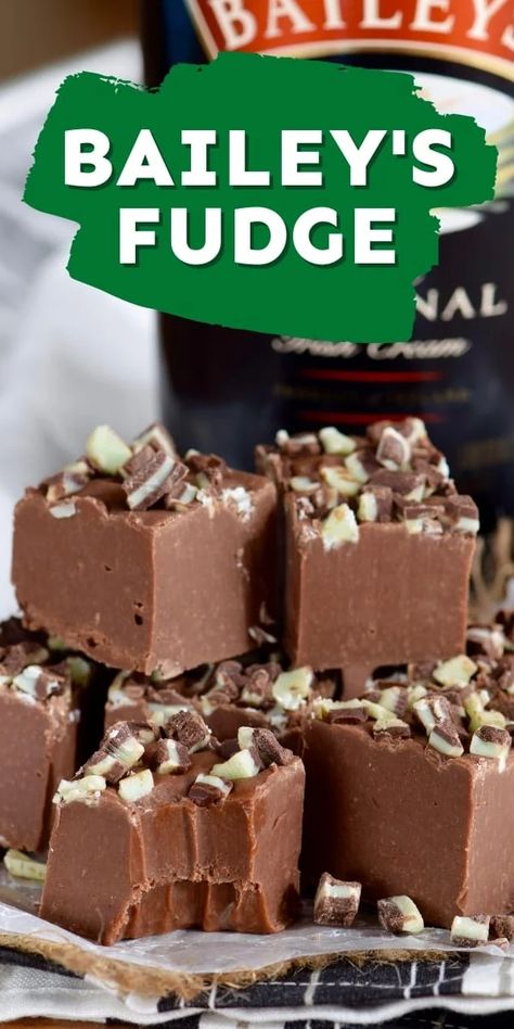 Baileys Fudge, Weight Watcher Desserts, Baileys Recipes, Dessert Aux Fruits, Think Food, Homemade Candies, Christmas Cooking, Fudge Recipes, Chocolate Fudge