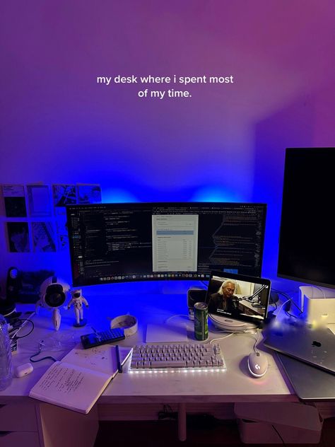 Study Gaming Setup, Science Desk Decor, Data Analytics Aesthetic, Engineer Desk Setup, Cs Aesthetic, Coding Aesthetic, Setup Inspiration, Hypebeast Room, Girl Desk