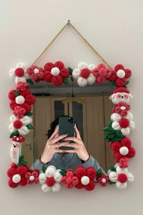 Clay Mirror, Spiegel Diy, Hiasan Bilik Tidur, Foam Clay, Handmade Mirror, Flower Mirror, Mirror Crafts, Tanah Liat, Pinterest Diy Crafts