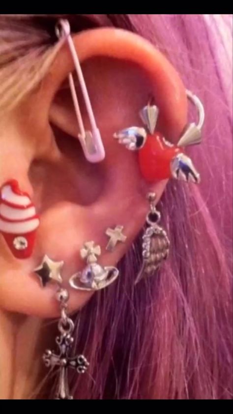 Ear Peircings, Cool Ear Piercings, Pretty Ear Piercings, Grunge Jewelry, Cool Piercings, Cute Ear Piercings, Cute Piercings, Dope Jewelry, Piercing Tattoo