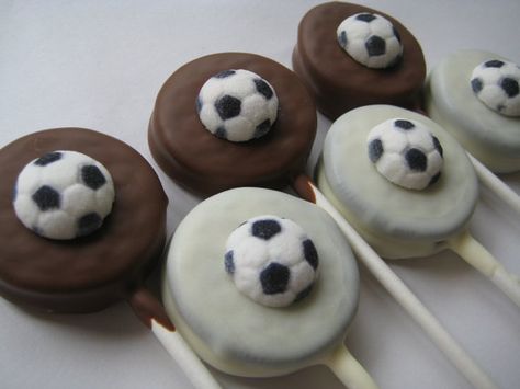 24-Soccer Ball Chocolate Covered Oreo Lollipops Oreo Lollipops, Team Treats, Oreo Pops, Ice Packs, Chocolate Covered Oreo, Soccer Party, Melted Chocolate, Ball Decorations, Chocolate Covered Oreos