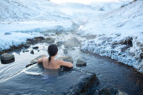 The best 7 cold-weather destinations for spring break 2022 Iceland Winter, Spring Break Destinations, Women Bathing, Visit Iceland, Bath Girls, Best Spa, Penelope Cruz, Hot Spring, Snowy Mountains