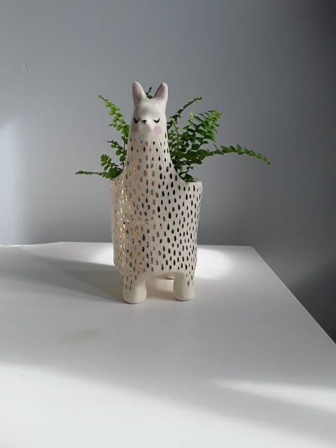 Llama Planter, Air Dry Clay Art, Dry Clay Art, Cute Plants, Planter Indoor, Cerámica Ideas, Ceramic Artwork, Indoor Planter, Brisbane Australia