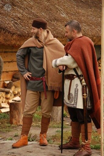 Late Roman Roman Britain Clothing, Roman Robes Men, Late Roman Clothing, 1st Century Roman Clothing, Roman Men Clothing Ancient Rome, Roman Tunic Men, Roman Tunic, Rome Costume, Ancient Roman Clothing