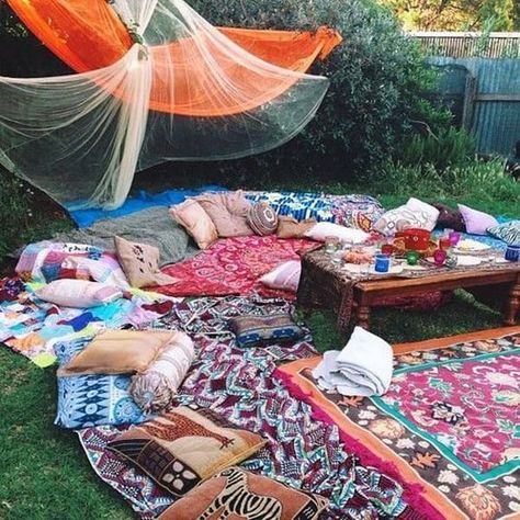 Festival Packing List, Festival Themed Party, Music Festival Camping, Boho Garden Party, Coachella Party, Hippie Party, Bohemian Garden, Festival Essentials, Festival Theme