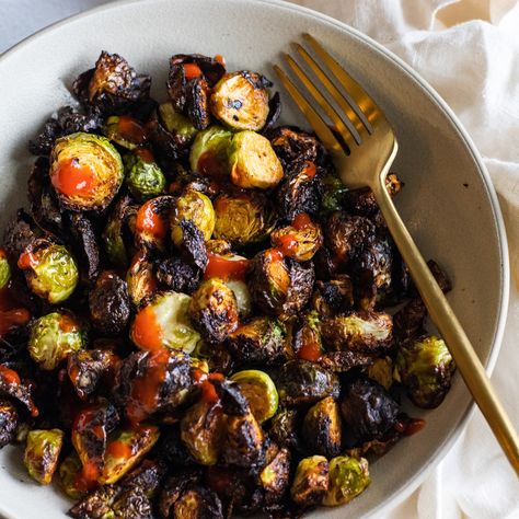 Maple Brussels Sprouts, Maple Brussel Sprouts, Avocado Skillet, Maple Sriracha, Fried Brussel Sprouts, Dinner Desserts, Sprout Recipes, Brussels Sprouts Recipe, Healthy Gluten Free