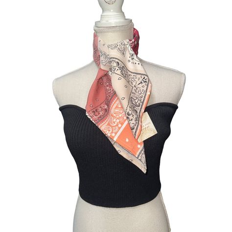 This Altard State Women's Scarf In A Handkerchief Patchwork Print Is A Versatile Piece That Can Double As A Neckerchief. Its One-Size-Fits-All Design Is Perfect For Adding A Touch Of Style To Any Outfit. Versatile Scarf Or Neckerchief Handkerchief Patchwork Print One Size Fits All Perfect For Accessorizing Any Outfit 100% Polyester 27” X 27” Size: Womens O/S Condition: New With Tags Hair Bag, Kids Scarf, Patchwork Print, Altard State, Womens Scarves, One Size Fits All, Scarf Wrap, Women's Accessories, Scarf Accessory