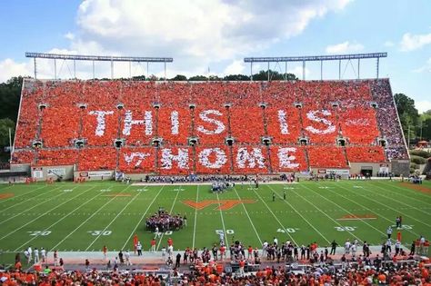 This is home. VT Homecoming 2016 Virginia Tech Campus, Virginia Tech Football, College Football Recruiting, Tennessee Volunteers Football, College Vision Board, Life After High School, Football Schedule, Virginia Tech Hokies, Academic Calendar