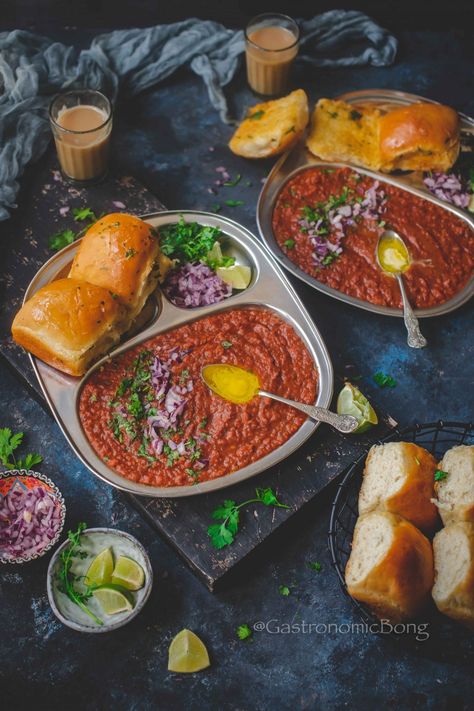 Mumbai Pav Bhaji in Instant Pot - Gastronomic BONG Mixed Vegetable Curry, Pav Bhaji Masala, Mumbai Street Food, Soft Bread, Bhaji Recipe, Tomato Gravy, Pav Bhaji, Healthy Brownies, Slice Of Lime