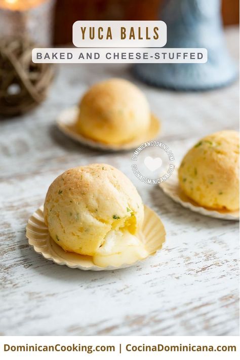 These yuca balls with a soft dough and filled with melted cheese are the perfect option for a get-together, without even having to fry them. Yuca Balls, Yuca Recipes, Baked Cheese, Cheese Bread, Balls Recipe, Cheese Ball, Melted Cheese, Flour, Dough