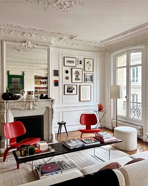 Lebanese In DC | An elegant touch of red in Paris @charlesgmagne #parisianstyle #haussman #haussmannien #appartementparisien #appartementhaussmannien… | Instagram Paola Marella, Parisian Interior Design, Paris Interiors, Parisian Interior, Interior Design Per La Casa, Design Salon, Living Room Red, Classic Interior Design, Parisian Apartment