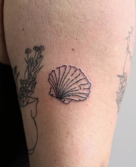 Scp Tattoo, Matching Sea Creature Tattoos, Cute Shell Tattoo, Flower Fish Tattoo, Tiny Shrimp Tattoo, Tiny Sea Animal Tattoo, Scallop Tattoo, Tiny Sea Creature Tattoos, College Tattoos