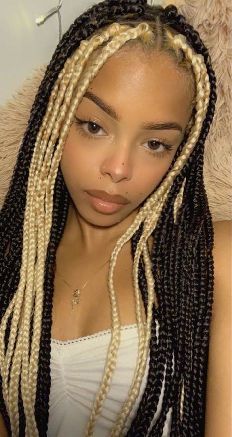 Amber Box Braids, Box Braids Half And Half Color, Aesthetic Braids For Black Women, Blonde Braids, Box Braids Hairstyles For Black Women, Braids Hairstyles Pictures, Cute Box Braids Hairstyles, Protective Hairstyles Braids, Box Braid