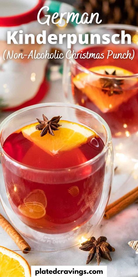 Kinderpunsch is a traditional German drink that's served at Christmas markets! This non-alcoholic holiday punch is the kid's version of mulled wine and is served hot. German Mulled Wine Recipe, Traditional Wassail Recipe, Glogg Recipe, Gluhwein Recipe, Hot Christmas Drinks, Non Alcoholic Christmas Punch, Wassail Recipe, Holiday Punch Recipe, Christmas Drinks Recipes