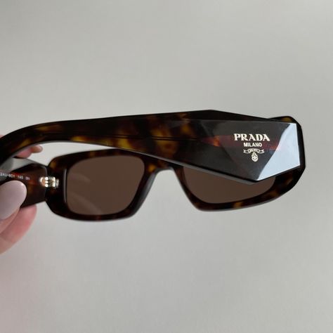 Prada Rectangular Sunglasses in Tortoise Prada Sunglasses Tortoiseshell, Prada Sunglasses Women, Prada Sunnies, Pretty Sunglasses, Obx Dr, Prada Glasses, Ootd Women, Prada Accessories, Old Money Style