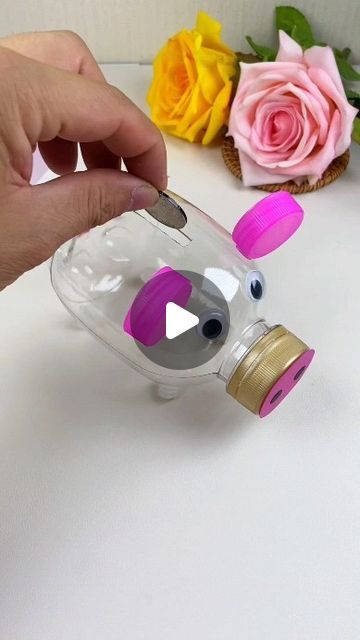 How To Make A Piggy Bank, Diy Piggy Bank For Kids, Homemade Piggy Banks, Piggy Bank Craft, Piggy Bank Diy, Ecofriendly Crafts, Kid Friendly Crafts, Plastic Bottle Crafts, Cotton Crafts