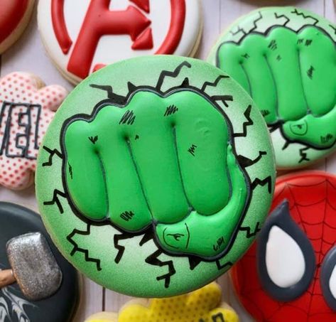 Super Hero Cookies Decorated, Superhero Cookies Decorated, Hulk Cookies Decorated, Hulk Cookies, Super Hero Cookies, Marvel Cookies, Superhero Cookies, Hulk Birthday Parties, Disney Cupcakes