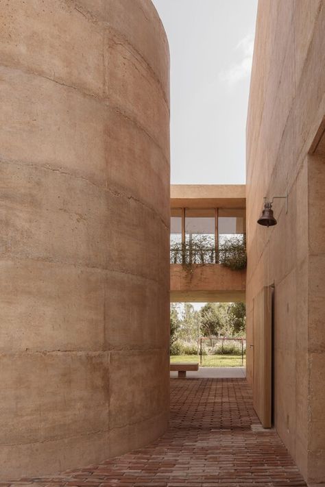 Tejocote House / González Muchow Arquitectura | ArchDaily Multigenerational House, Tropical Architecture, Modern Mexican, Concrete Home, Rammed Earth, Vernacular Architecture, Brick Flooring, Ground Floor Plan, Exterior Wood