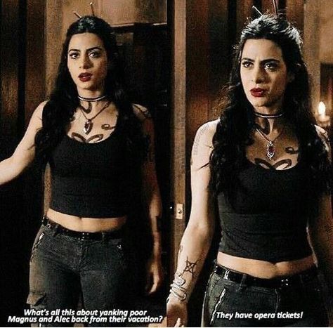 Izzy Shadowhunters Outfit, Shadow Hunters Outfit, Isabelle Lightwood Outfit, Tv Characters Outfits, Black Red Hair, Hunter Outfit, Movie Inspired Outfits, Isabelle Lightwood, Shadowhunter Chronicles