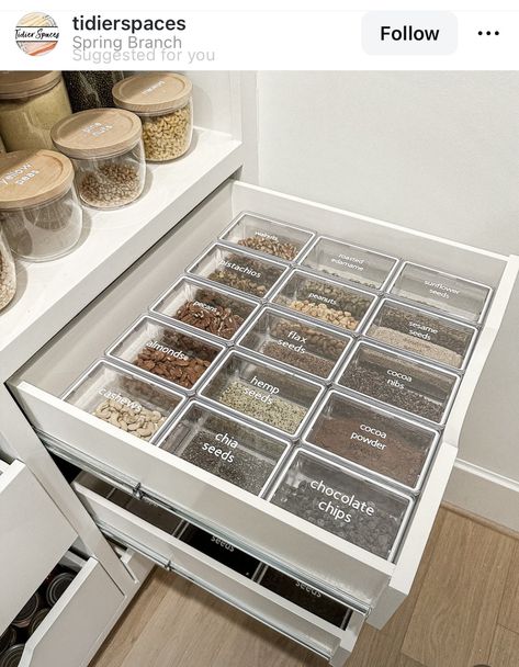 Organising Kitchen Drawers, Kitchen Organisation Draws, Kitchen Design Organization, Kitchen Drawers Ideas, Kitchen Gadget Drawer Organization, Aesthetic Spice Drawer, Home Edit Spice Drawer, Kitchen Cupboard Storage, Pantry Organisation