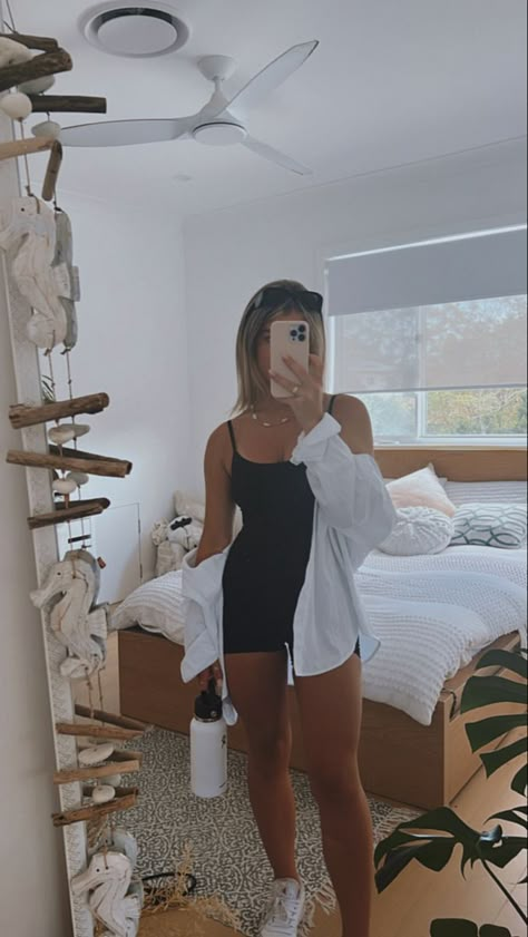 Cute Summer Outfits For Women 20s, Tanning Goals, Class Fits, Cabin Outfit, Nanny Outfit, Dubai Outfit, Palm Springs Outfit, Hot Weather Outfits, Fall Basics