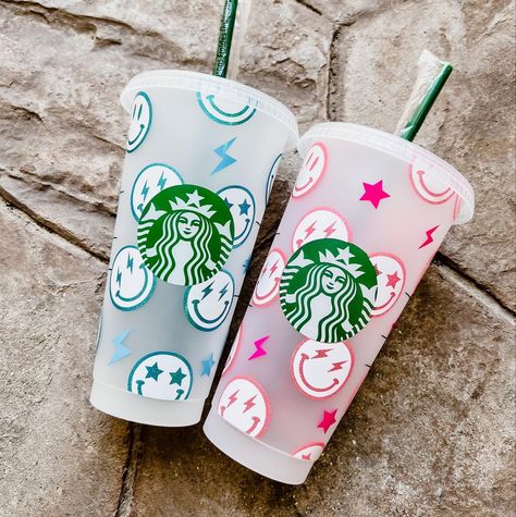 Starbucks Custom Cups, Vinyl Starbucks Cup Ideas, Star Bucks Cups, Decorated Starbucks Cup, Starbucks Cups Personalized Diy, Cricket Starbucks Cup Ideas, Cold Cup Design Ideas Not Starbucks, Starbucks Tumbler Ideas, Starbucks Cold Cup Designs