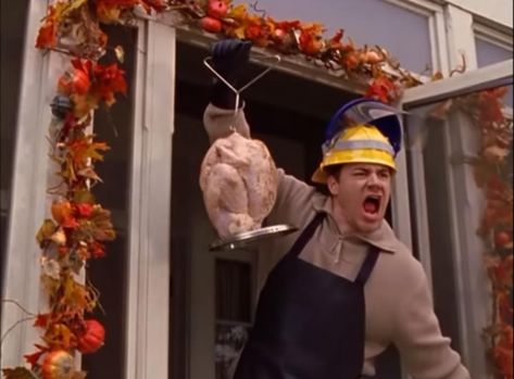 Jackson’s famous deep fried turkey 😂... Gilmore Girls Thanksgiving, Gilmore Girls Decor, Gilmore Girls Episodes, Korean Thanksgiving, Quote Page, Gilmore Girls Quotes, Girls Thanksgiving, Lauren Graham, Lorelai Gilmore