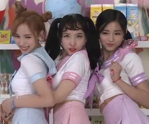 Makoto Kino, Minako Aino, Sana Momo, Twitter Layouts, Sailor Jupiter, Twice Kpop, Sailor Venus, Cheer Up, Kpop Aesthetic