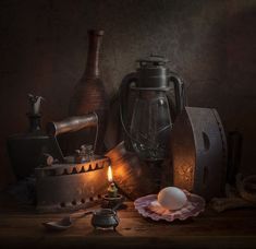 Stilllife Photography, معرض فني, Still Life Pictures, Object Photography, Still Life Photos, Painted Candles, Art Painting Gallery, Gallery Wall Frames, Vintage Objects