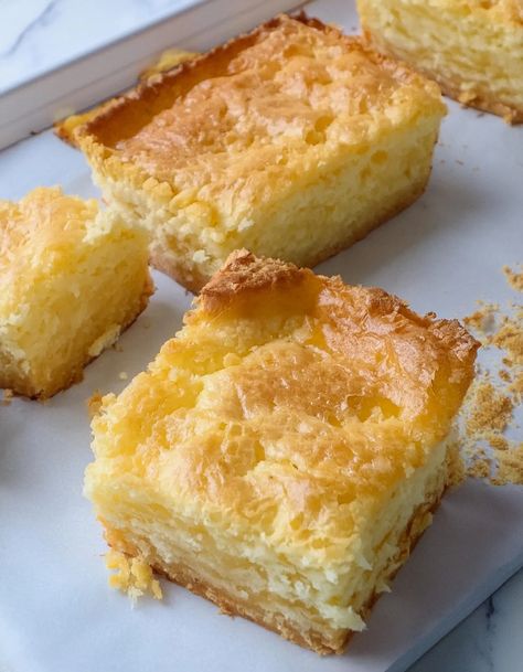 Gooey Butter Cake Chest Cake Recipe, Poet Gooey Butter Cake, Gluten Free Butter Cake, Gooey Butter Cake With Yellow Cake, Gooey Cake Recipes, Ooy Gooy Butter Cake, Gooey Butter Cake From Scratch, Butter Cake Gooey, Boterkoek Recipe