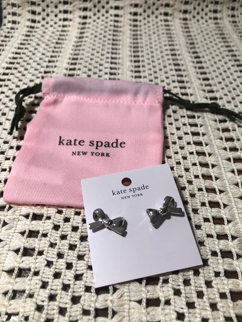 metal stud earrings weight: 3.7 g dust bag included Jewellery And Accessories, Xoxo Jewelry, Mini Bow, Jewelry Accessories Ideas, Kate Spade Earrings, Mini Bows, Dope Jewelry, Girly Accessories, Jewelry Fashion Trends