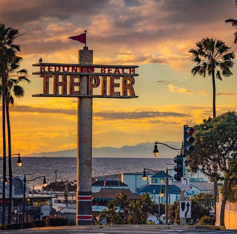 South Bay California, Redondo Beach Pier, California Cities, Redondo Beach California, Manhattan Beach Pier, Ca History, California Sunset, Beach Pier, Gym Ideas