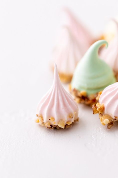 Easter Meringue Cookies - Posh Little Designs Marange Cookies, Merange Cookies, Easter Meringue, Cookies Spring, Dairy Free White Chocolate, How To Make Meringue, Meringue Cookie Recipe, Vegan White Chocolate, Afternoon Tea Recipes