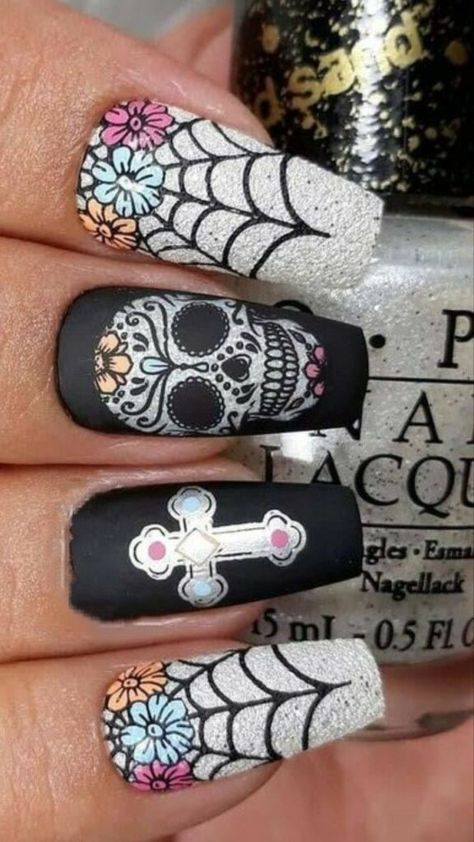 Skull Nails Acrylic, Dia De Los Muertos Nail Ideas, Mexican Inspired Nails Mexico, Catrina Nails, Day Of The Dead Nails, Nail Art Designs Halloween, Autumn Nails 2023, Nails 2023 Winter, Halloween Gel Nails