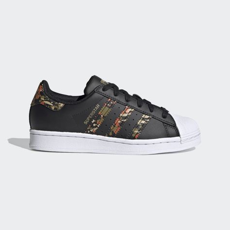 Superstar Shoes, Adidas Shoes Superstar, Splatter Paint, Superstars Shoes, Adidas Shoes Women, Paint Design, Shoes Adidas, Adidas Superstar Sneaker, Black Kids